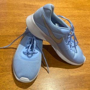 Nike size 10 women’s